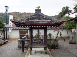 石田一族供養塔（石田神社）
