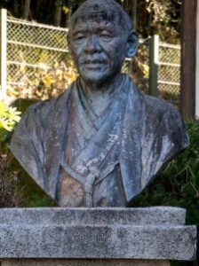栗本鋤雲胸像