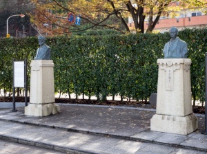 ヴェルニー・小栗忠順胸像