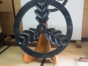 山内家三つ柏の家紋