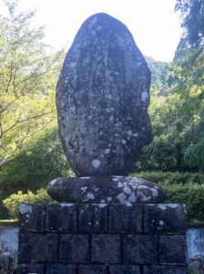 中岡慎太郎顕彰碑